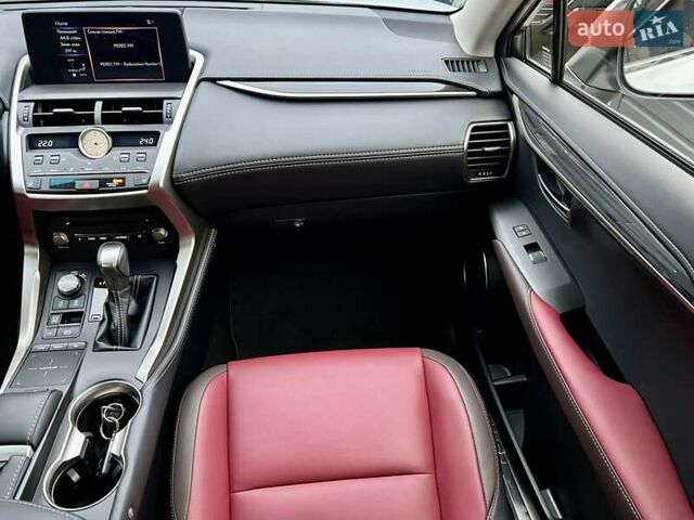 Белый Лексус НХ, объемом двигателя 1.99 л и пробегом 63 тыс. км за 30900 $, фото 68 на Automoto.ua