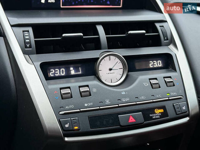 Білий Лексус НХ, об'ємом двигуна 1.99 л та пробігом 186 тис. км за 28300 $, фото 29 на Automoto.ua