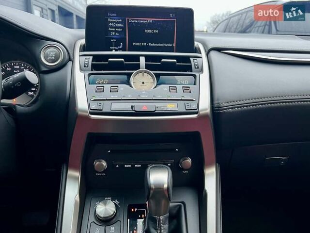 Белый Лексус НХ, объемом двигателя 1.99 л и пробегом 63 тыс. км за 30900 $, фото 66 на Automoto.ua