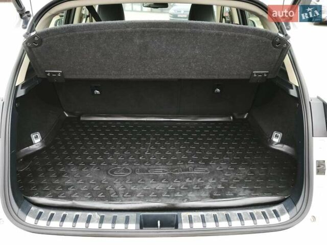 Білий Лексус НХ, об'ємом двигуна 1.99 л та пробігом 154 тис. км за 27601 $, фото 22 на Automoto.ua