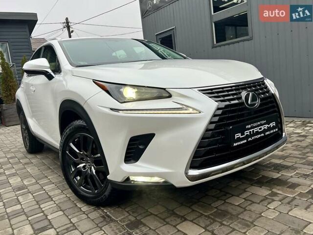 Белый Лексус НХ, объемом двигателя 1.99 л и пробегом 63 тыс. км за 30900 $, фото 97 на Automoto.ua