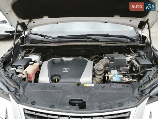 Білий Лексус НХ, об'ємом двигуна 1.99 л та пробігом 154 тис. км за 27601 $, фото 21 на Automoto.ua