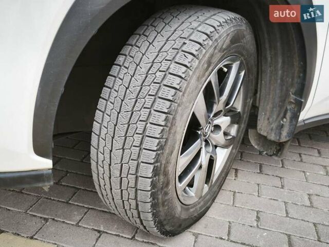 Білий Лексус НХ, об'ємом двигуна 1.99 л та пробігом 154 тис. км за 27601 $, фото 23 на Automoto.ua