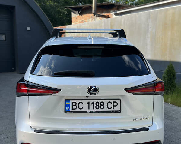 Білий Лексус НХ, об'ємом двигуна 2 л та пробігом 88 тис. км за 27500 $, фото 6 на Automoto.ua