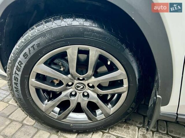 Белый Лексус НХ, объемом двигателя 1.99 л и пробегом 63 тыс. км за 30900 $, фото 79 на Automoto.ua