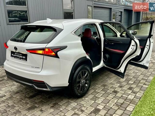 Белый Лексус НХ, объемом двигателя 1.99 л и пробегом 63 тыс. км за 30900 $, фото 93 на Automoto.ua