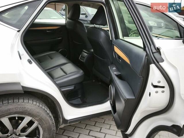 Білий Лексус НХ, об'ємом двигуна 1.99 л та пробігом 154 тис. км за 27601 $, фото 17 на Automoto.ua