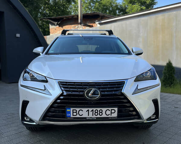 Білий Лексус НХ, об'ємом двигуна 2 л та пробігом 88 тис. км за 27500 $, фото 1 на Automoto.ua