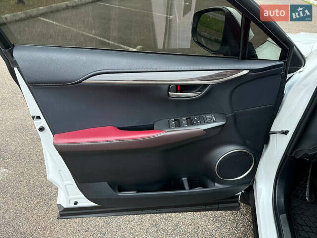 Білий Лексус НХ, об'ємом двигуна 1.99 л та пробігом 186 тис. км за 28300 $, фото 9 на Automoto.ua