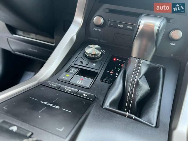 Белый Лексус НХ, объемом двигателя 2 л и пробегом 97 тыс. км за 31690 $, фото 21 на Automoto.ua