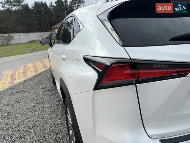 Білий Лексус НХ, об'ємом двигуна 2 л та пробігом 75 тис. км за 27000 $, фото 19 на Automoto.ua