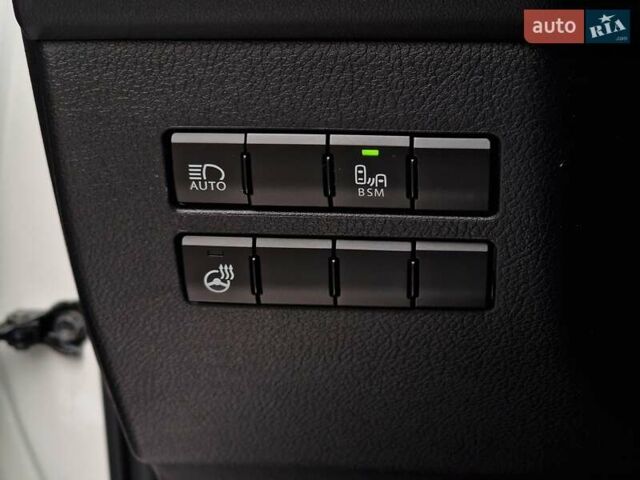 Белый Лексус НХ, объемом двигателя 2.49 л и пробегом 35 тыс. км за 37490 $, фото 64 на Automoto.ua