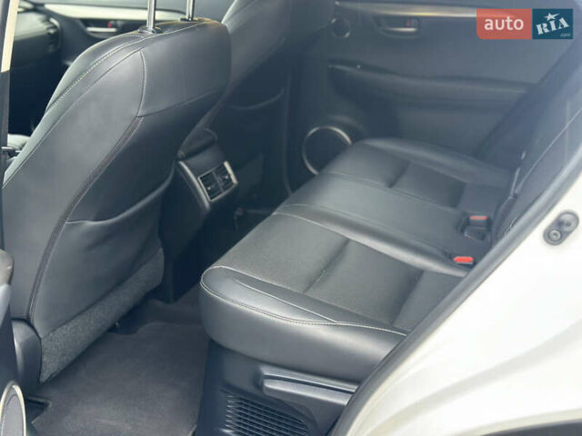 Білий Лексус НХ, об'ємом двигуна 2.5 л та пробігом 58 тис. км за 38900 $, фото 22 на Automoto.ua