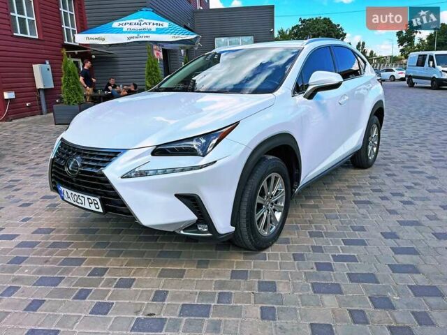 Білий Лексус НХ, об'ємом двигуна 2 л та пробігом 73 тис. км за 27000 $, фото 4 на Automoto.ua