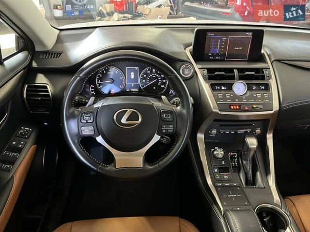 Білий Лексус НХ, об'ємом двигуна 2 л та пробігом 73 тис. км за 27900 $, фото 16 на Automoto.ua
