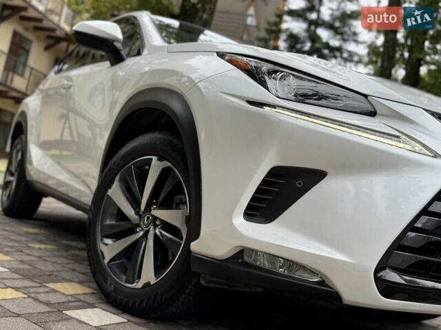 Білий Лексус НХ, об'ємом двигуна 2 л та пробігом 33 тис. км за 28950 $, фото 85 на Automoto.ua