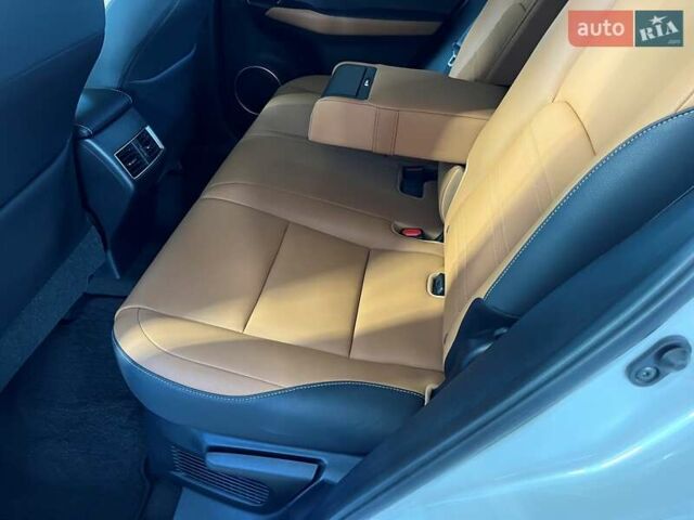 Білий Лексус НХ, об'ємом двигуна 2 л та пробігом 73 тис. км за 27000 $, фото 14 на Automoto.ua