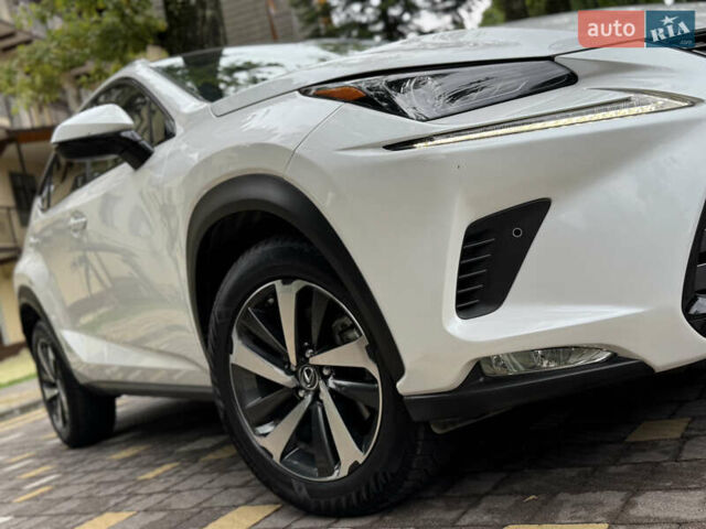Білий Лексус НХ, об'ємом двигуна 2 л та пробігом 33 тис. км за 28950 $, фото 89 на Automoto.ua
