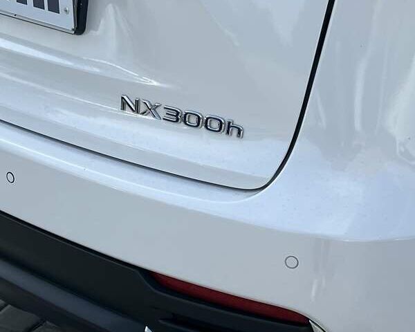 Білий Лексус НХ, об'ємом двигуна 2.49 л та пробігом 32 тис. км за 32450 $, фото 7 на Automoto.ua
