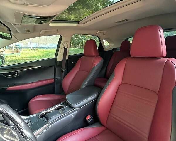 Белый Лексус НХ, объемом двигателя 2 л и пробегом 42 тыс. км за 20500 $, фото 2 на Automoto.ua