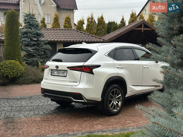 Білий Лексус НХ, об'ємом двигуна 2.5 л та пробігом 58 тис. км за 38900 $, фото 6 на Automoto.ua