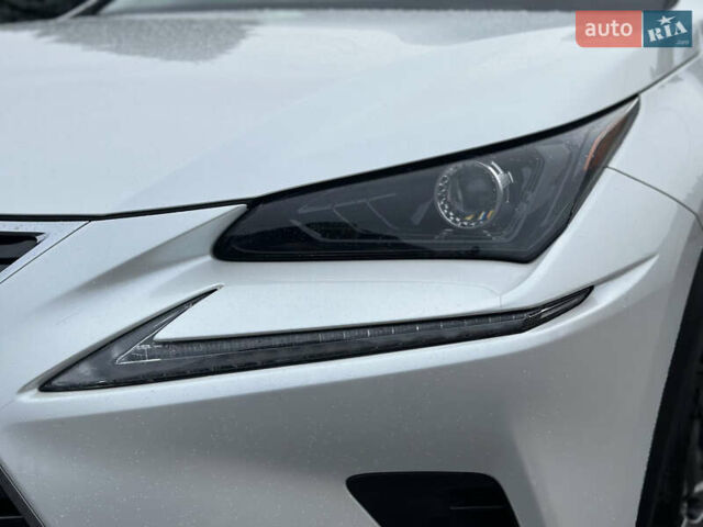 Білий Лексус НХ, об'ємом двигуна 2.5 л та пробігом 58 тис. км за 38900 $, фото 11 на Automoto.ua
