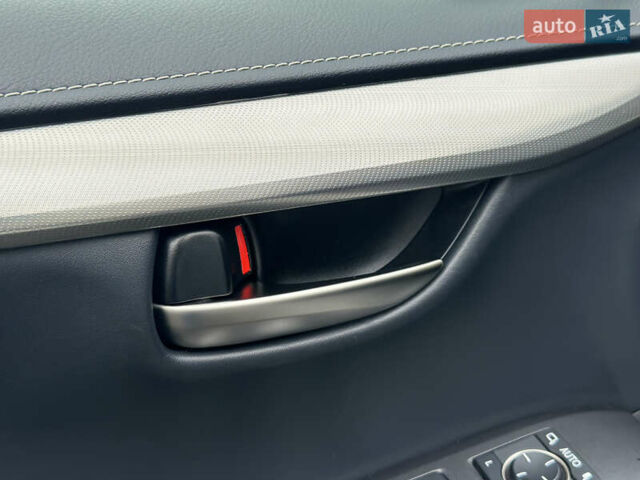 Білий Лексус НХ, об'ємом двигуна 2.5 л та пробігом 58 тис. км за 38900 $, фото 21 на Automoto.ua