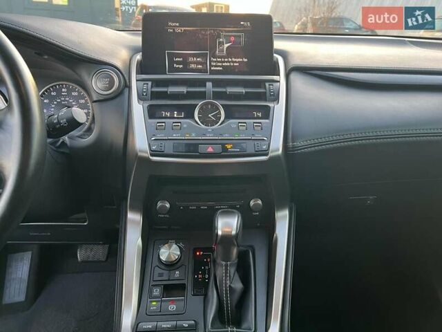 Белый Лексус НХ, объемом двигателя 2 л и пробегом 97 тыс. км за 31690 $, фото 24 на Automoto.ua