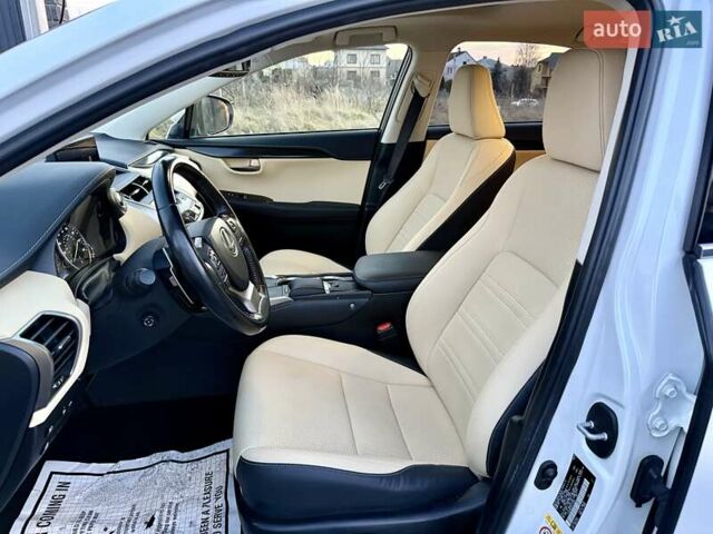 Білий Лексус НХ, об'ємом двигуна 2.5 л та пробігом 65 тис. км за 39500 $, фото 11 на Automoto.ua