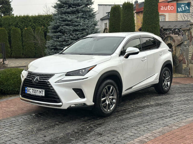 Білий Лексус НХ, об'ємом двигуна 2.5 л та пробігом 58 тис. км за 38900 $, фото 1 на Automoto.ua