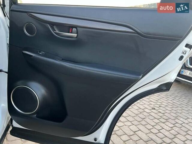 Белый Лексус НХ, объемом двигателя 2 л и пробегом 97 тыс. км за 31690 $, фото 30 на Automoto.ua