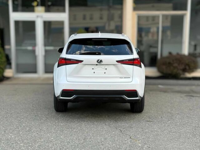 Белый Лексус НХ, объемом двигателя 2.5 л и пробегом 45 тыс. км за 17000 $, фото 4 на Automoto.ua