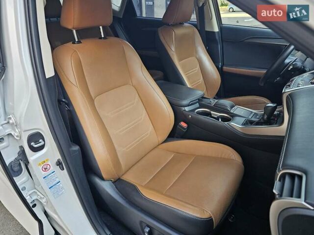 Белый Лексус НХ, объемом двигателя 2.49 л и пробегом 95 тыс. км за 40999 $, фото 48 на Automoto.ua