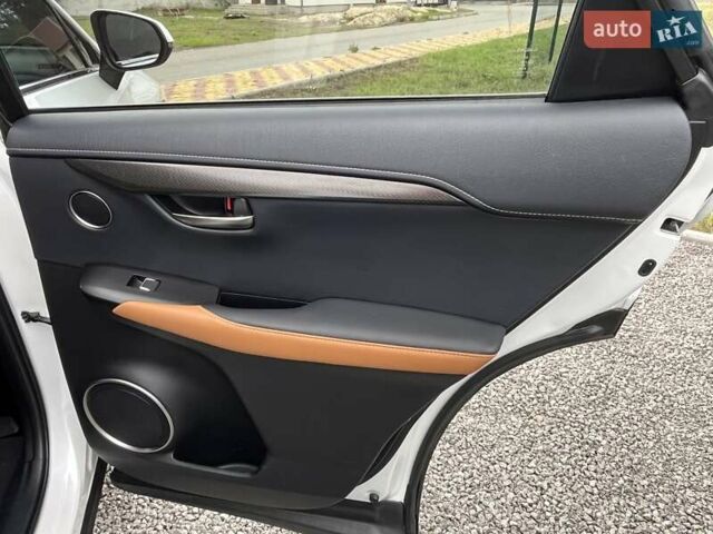 Білий Лексус НХ, об'ємом двигуна 2 л та пробігом 75 тис. км за 27000 $, фото 15 на Automoto.ua