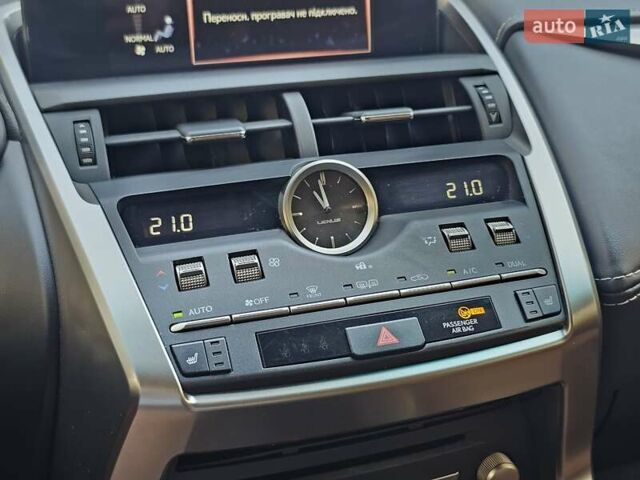 Белый Лексус НХ, объемом двигателя 2.49 л и пробегом 95 тыс. км за 40999 $, фото 43 на Automoto.ua