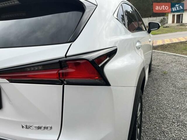 Білий Лексус НХ, об'ємом двигуна 2 л та пробігом 75 тис. км за 27000 $, фото 20 на Automoto.ua