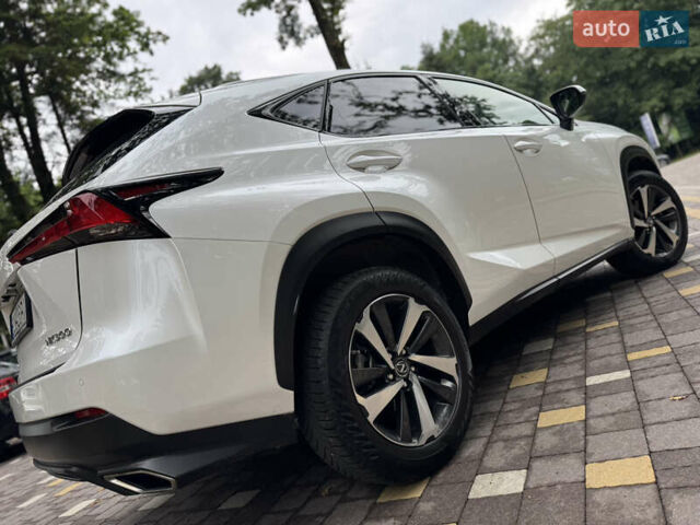 Білий Лексус НХ, об'ємом двигуна 2 л та пробігом 33 тис. км за 28950 $, фото 94 на Automoto.ua