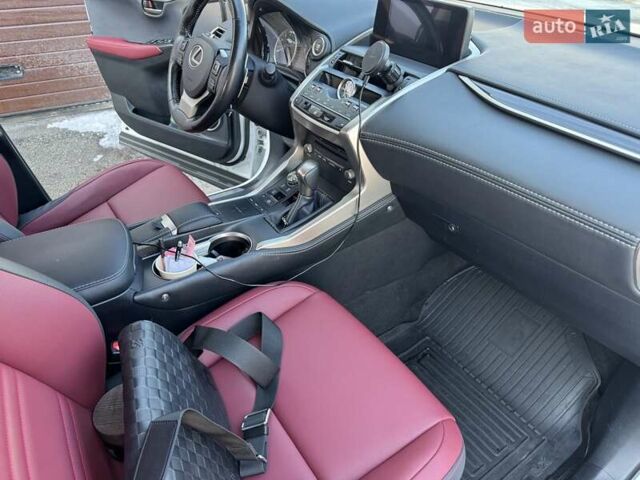 Белый Лексус НХ, объемом двигателя 1.99 л и пробегом 43 тыс. км за 34000 $, фото 5 на Automoto.ua