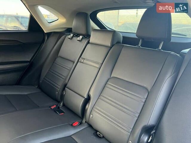 Белый Лексус НХ, объемом двигателя 2 л и пробегом 97 тыс. км за 31690 $, фото 27 на Automoto.ua