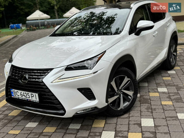 Білий Лексус НХ, об'ємом двигуна 2 л та пробігом 33 тис. км за 28950 $, фото 169 на Automoto.ua