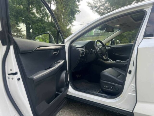 Білий Лексус НХ, об'ємом двигуна 2 л та пробігом 39 тис. км за 17200 $, фото 9 на Automoto.ua