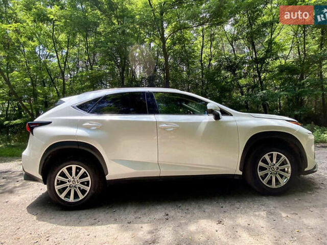 Білий Лексус НХ, об'ємом двигуна 2 л та пробігом 70 тис. км за 25900 $, фото 3 на Automoto.ua