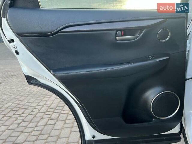 Белый Лексус НХ, объемом двигателя 2 л и пробегом 97 тыс. км за 31690 $, фото 25 на Automoto.ua