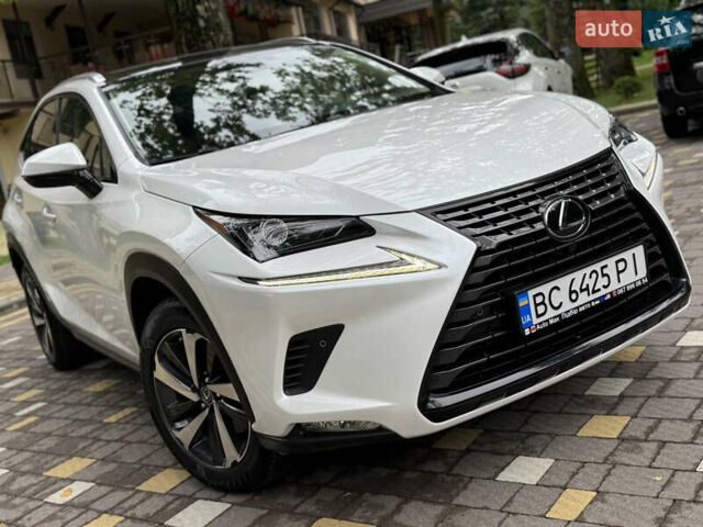 Білий Лексус НХ, об'ємом двигуна 2 л та пробігом 33 тис. км за 28950 $, фото 90 на Automoto.ua