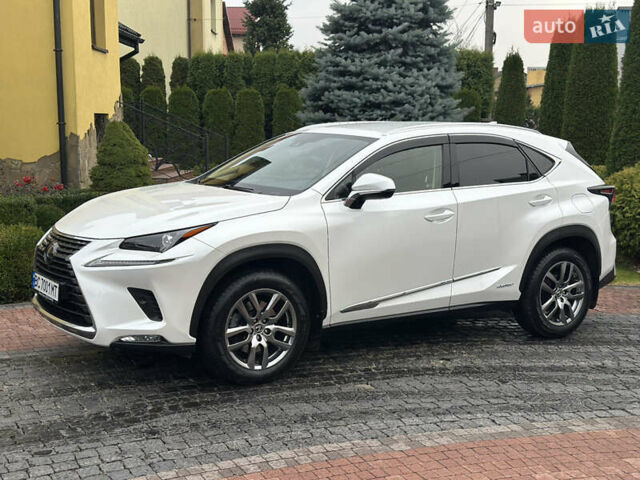 Білий Лексус НХ, об'ємом двигуна 2.5 л та пробігом 58 тис. км за 38900 $, фото 2 на Automoto.ua