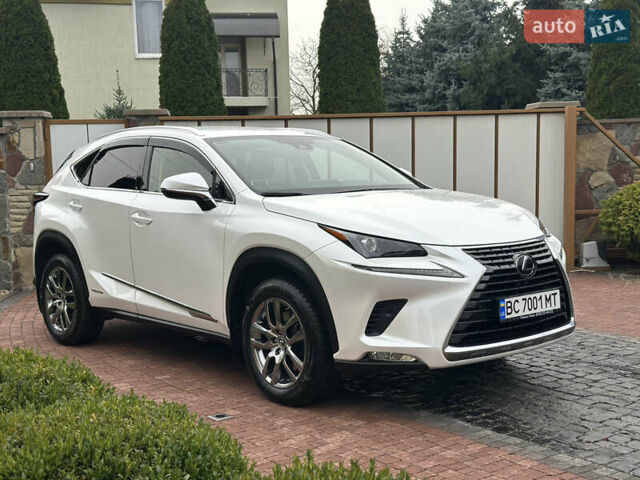 Білий Лексус НХ, об'ємом двигуна 2.5 л та пробігом 58 тис. км за 38900 $, фото 3 на Automoto.ua