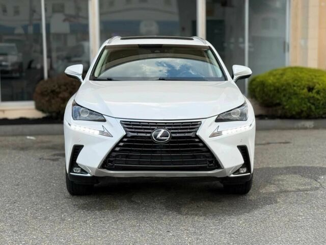 Белый Лексус НХ, объемом двигателя 2.5 л и пробегом 45 тыс. км за 17000 $, фото 1 на Automoto.ua