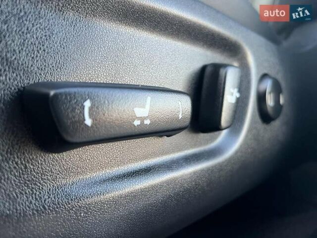 Белый Лексус НХ, объемом двигателя 2 л и пробегом 97 тыс. км за 31690 $, фото 15 на Automoto.ua