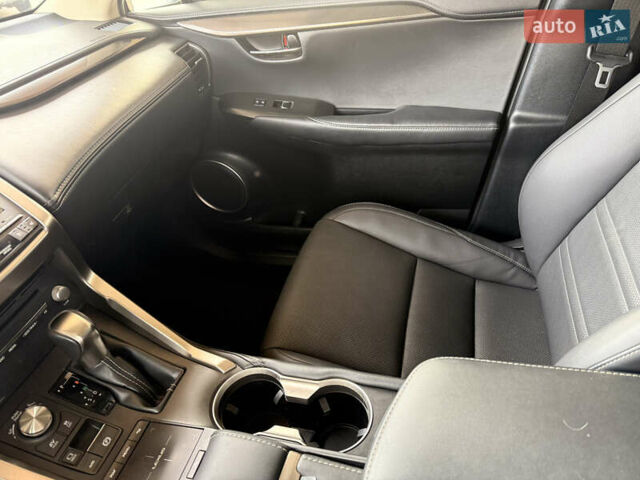 Белый Лексус НХ, объемом двигателя 2.49 л и пробегом 149 тыс. км за 29900 $, фото 22 на Automoto.ua