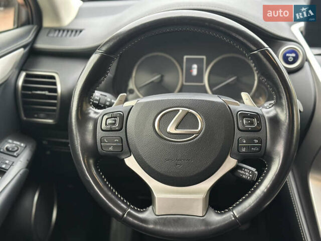 Білий Лексус НХ, об'ємом двигуна 2.5 л та пробігом 58 тис. км за 38900 $, фото 26 на Automoto.ua